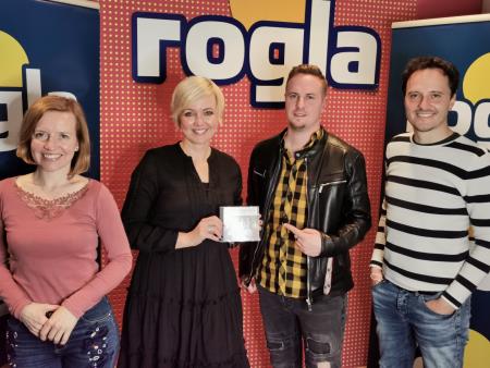 Pod Roglo se poje in igra